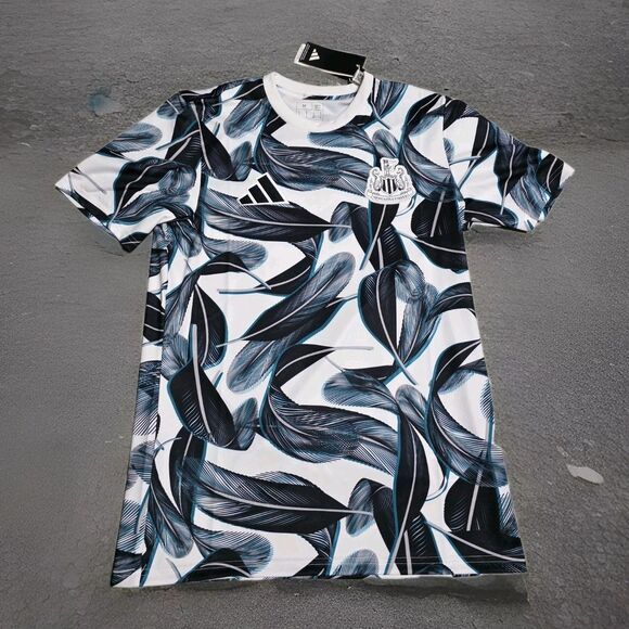 New Adidas Newcastle United 2024/25 Pre-Match Soccer Jersey Mens Size MED IZ3147 - Picture 1 of 7